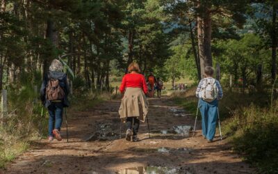 Cotswold Way hikers